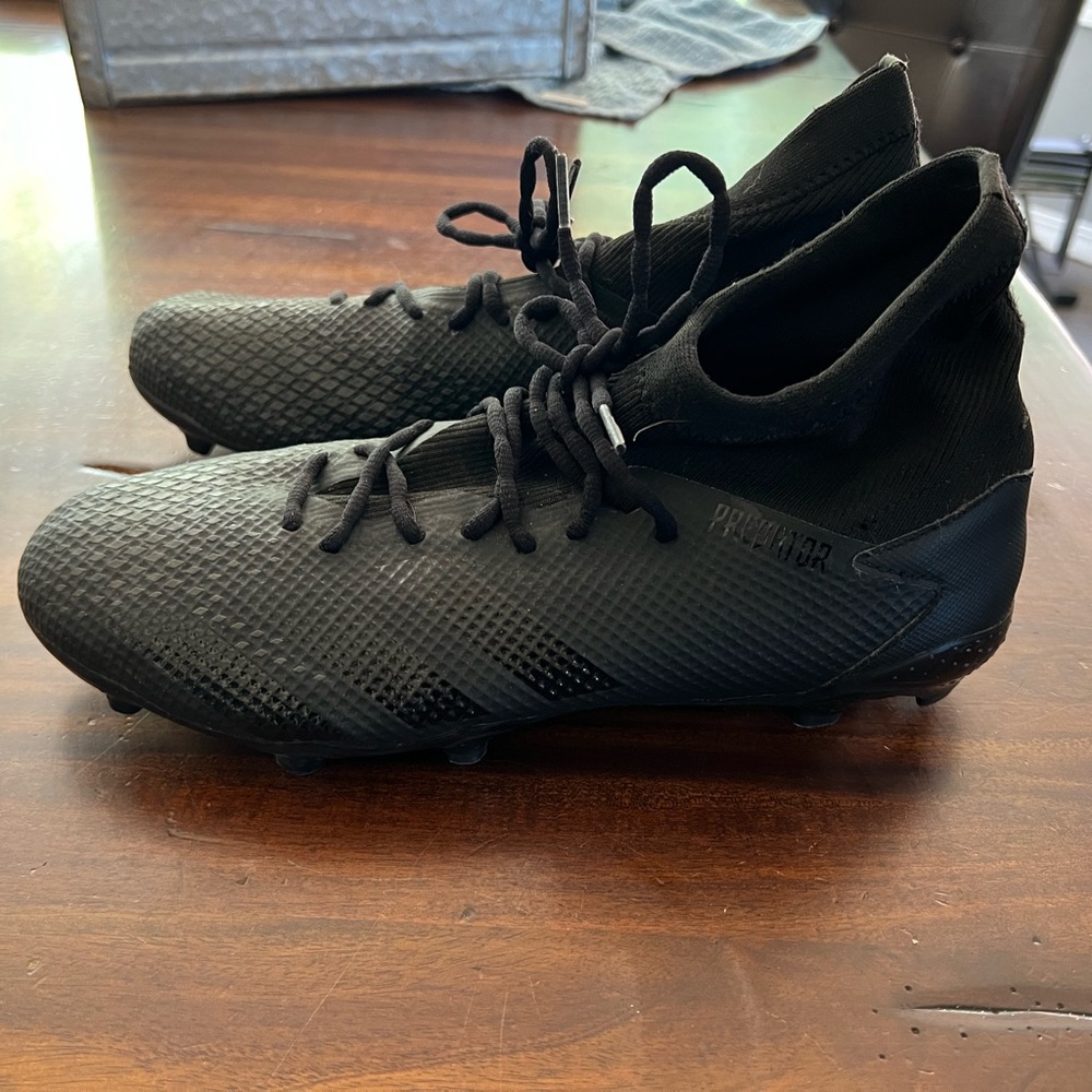 Adidas Predator soccer cleats Black size 10 only worn a few times